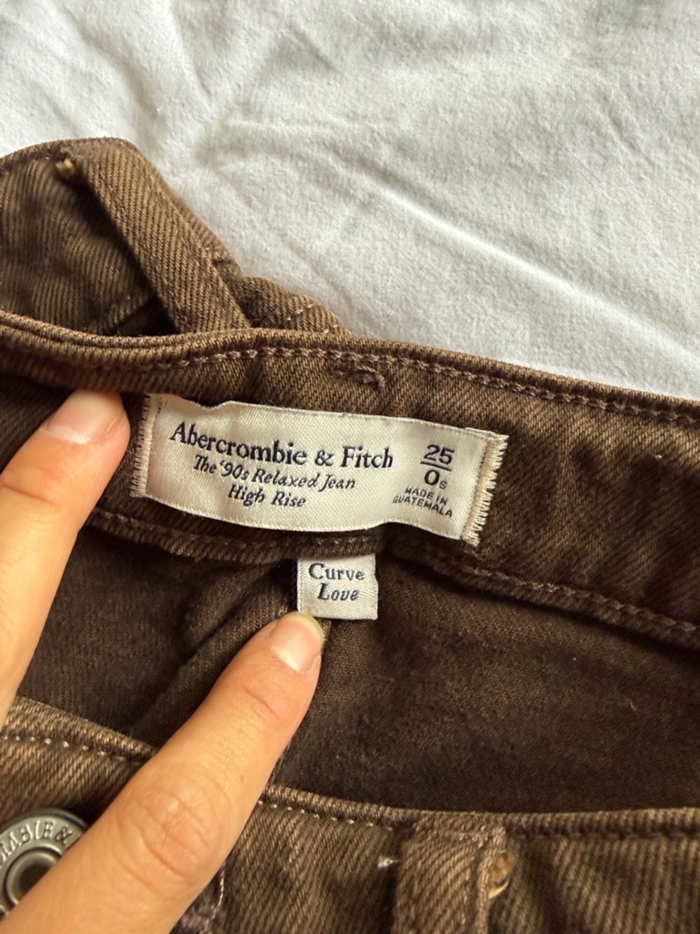A&F Curve Love HR 90s Relaxed Jean - Picture 6 of 6